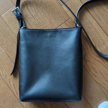 다케오 키쿠치 블랙 가죽 숄더백
