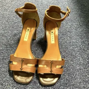 DIANA 브라운 샌들 22.5cm