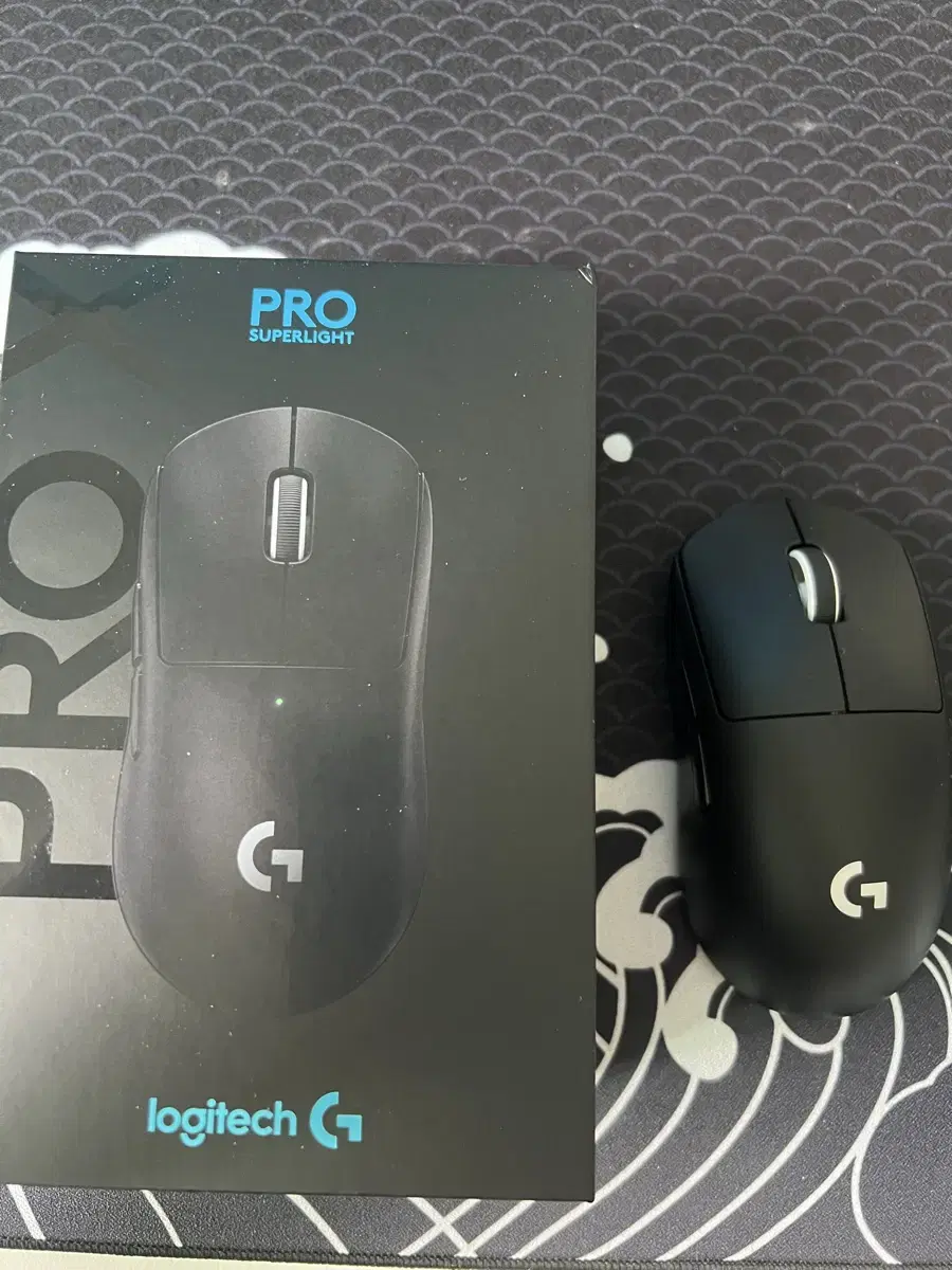 Logitech G Pro X Superlight 1 (Used for 1 week)