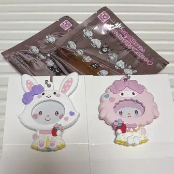 산리오 사진 배지가 달린 마스코트 피아노 위시 미멜