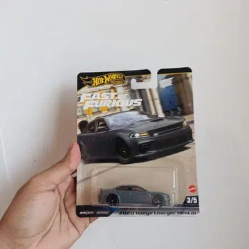 Hot Wheels 2020 Dodge Charger Hellcat