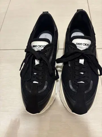 JIMMY CHOO 블랙 스니커즈