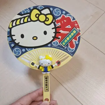 레트로 헤이세이 키티 부채 카타카타