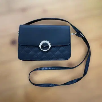 블랙 퀼팅 백