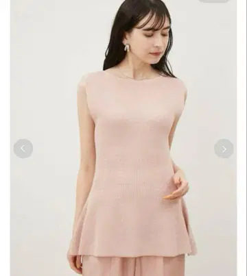 새상품 미라 오웬 린넨 혼방 슬리브리스 페플럼 니트 베스트