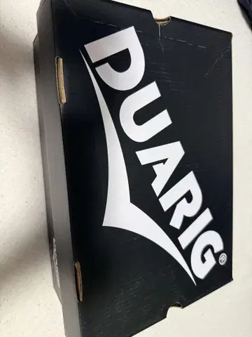 DUARIG 블랙 스니커즈