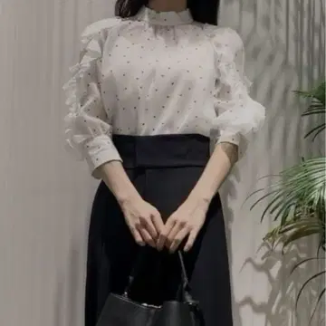 시어 프릴 플리츠 블라우스