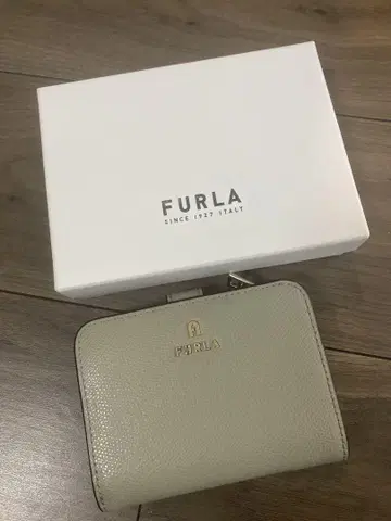 훌라 그레이 접이식 지갑