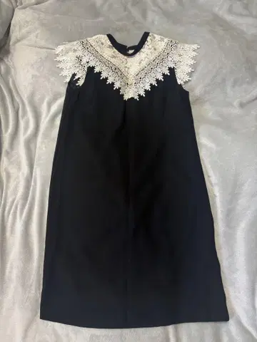 Lily Brown A 라인 비쥬 원피스 블랙