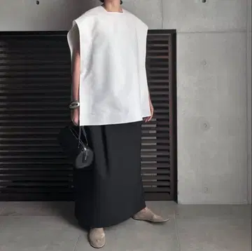 LOHEN 스퀘어넥 블라우스 화이트 새상품