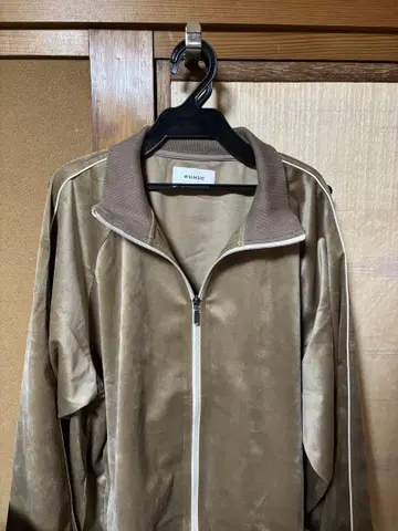 파이핑 트랙 자켓