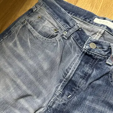D.M.G 디엠지 비대칭 절개 데님