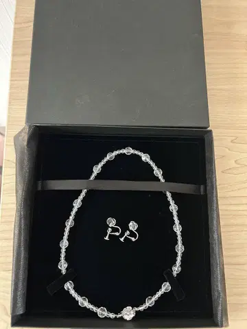 C'est Bien 화이트 수정 귀걸이 목걸이 세트