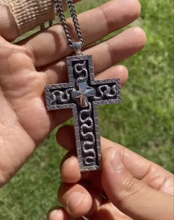 오징어 게임 230번 사노스 목걸이