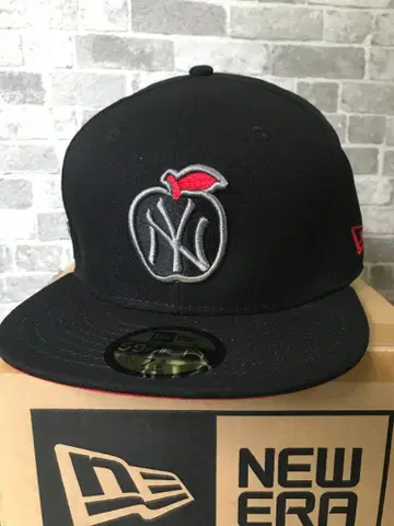 NY 양키스 NEWERA 100주년 기념 애플 로고 모델 캡 5/8