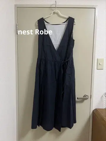 "네스트로브" 린넨 카슈쿨 슬리브리스 원피스, 네이비