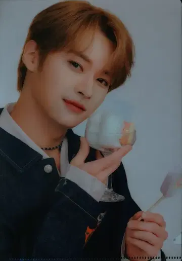 StrayKids 훼미리마트 콜라보 LeeKnow 미니 클리어 파일