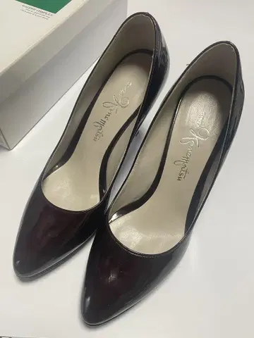 카네마츠 버건디 스틸레토 하이힐 긴자 카네마츠 펌프스