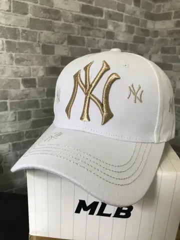 MLB 하이엔드 어패럴 라인 NY 양키스 빅 모노그램 벨트 캡 WGS
