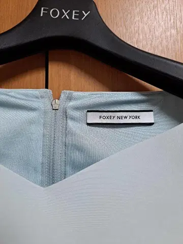 FOXEY NEW YORK 라이트 블루 슬리브리스 원피스 38