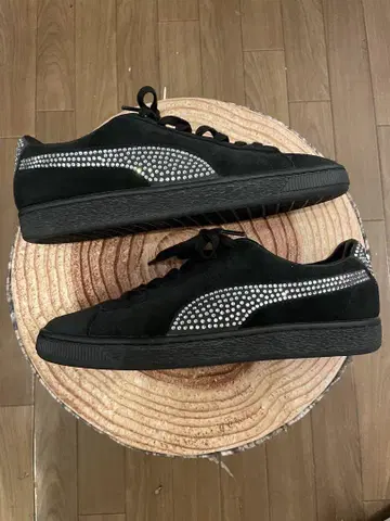 Puma 블랙 스웨이드 스니커즈 큐빅 장식