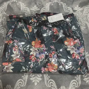 이즈스칼라 스커트