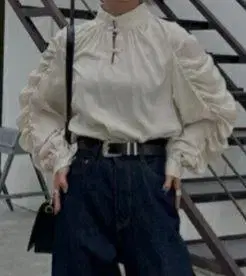 백 오픈 블라우스 페이지 보이 새상품