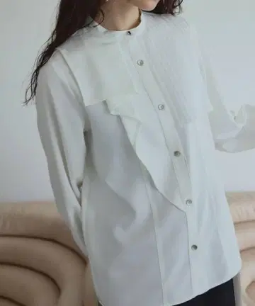 아지메 플리츠 디자인 블라우스 화이트