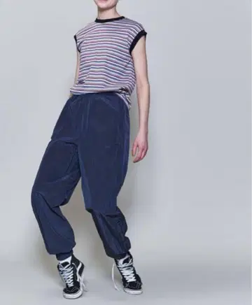 록 6 네이비 라인 나일론 팬츠