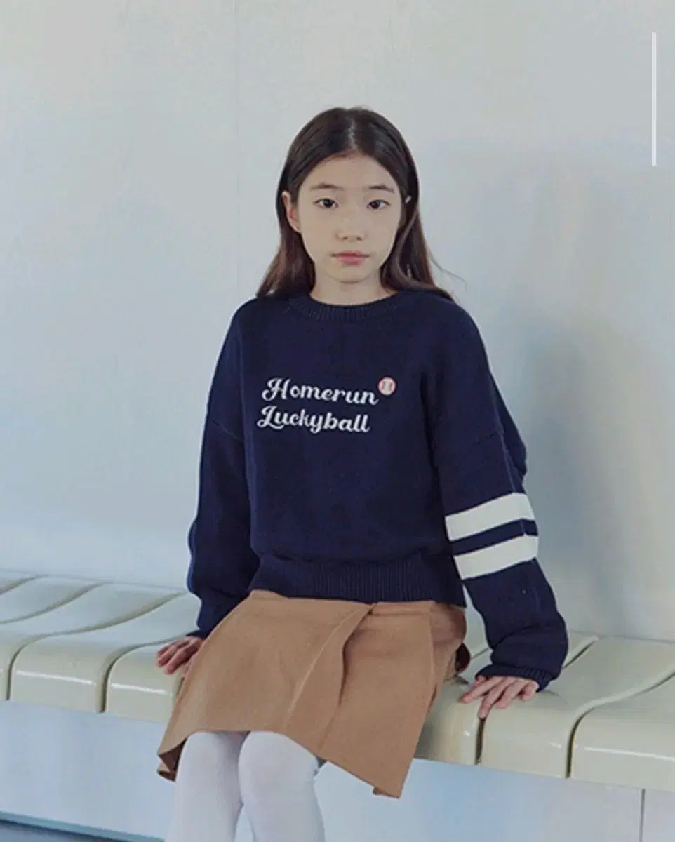 roa & Jane Dimple Tripping Pullover & Ivy Pleated Skirt (145)