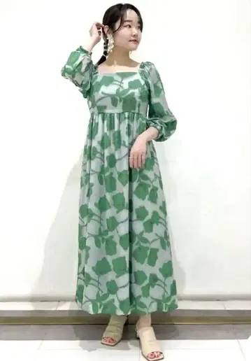그레이스 콘티넨탈 플라워 자카드 원피스
