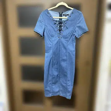 GUESS 데님 블루 레이스업 원피스
