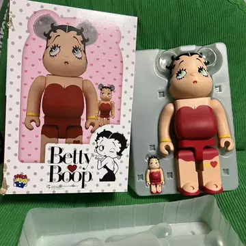 Bearbrick Betty Boop(TM) 100% & 400% Set
