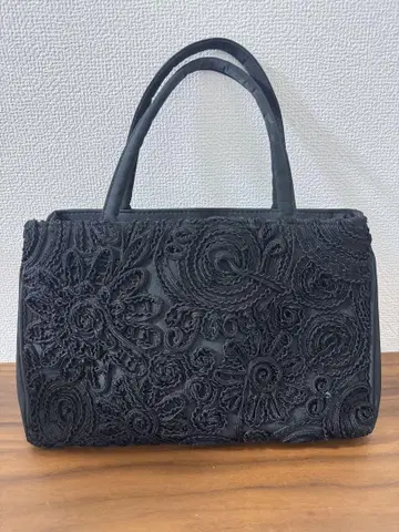 Arukan produced by Takaya 자수 블랙 핸드백