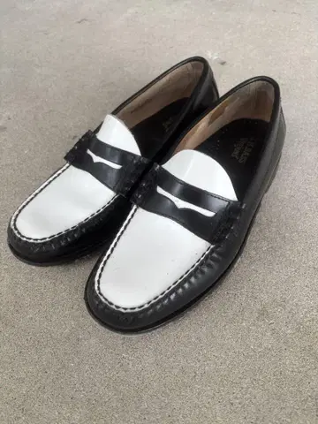 G.H. Bass Weejuns 로퍼 화이트 블랙