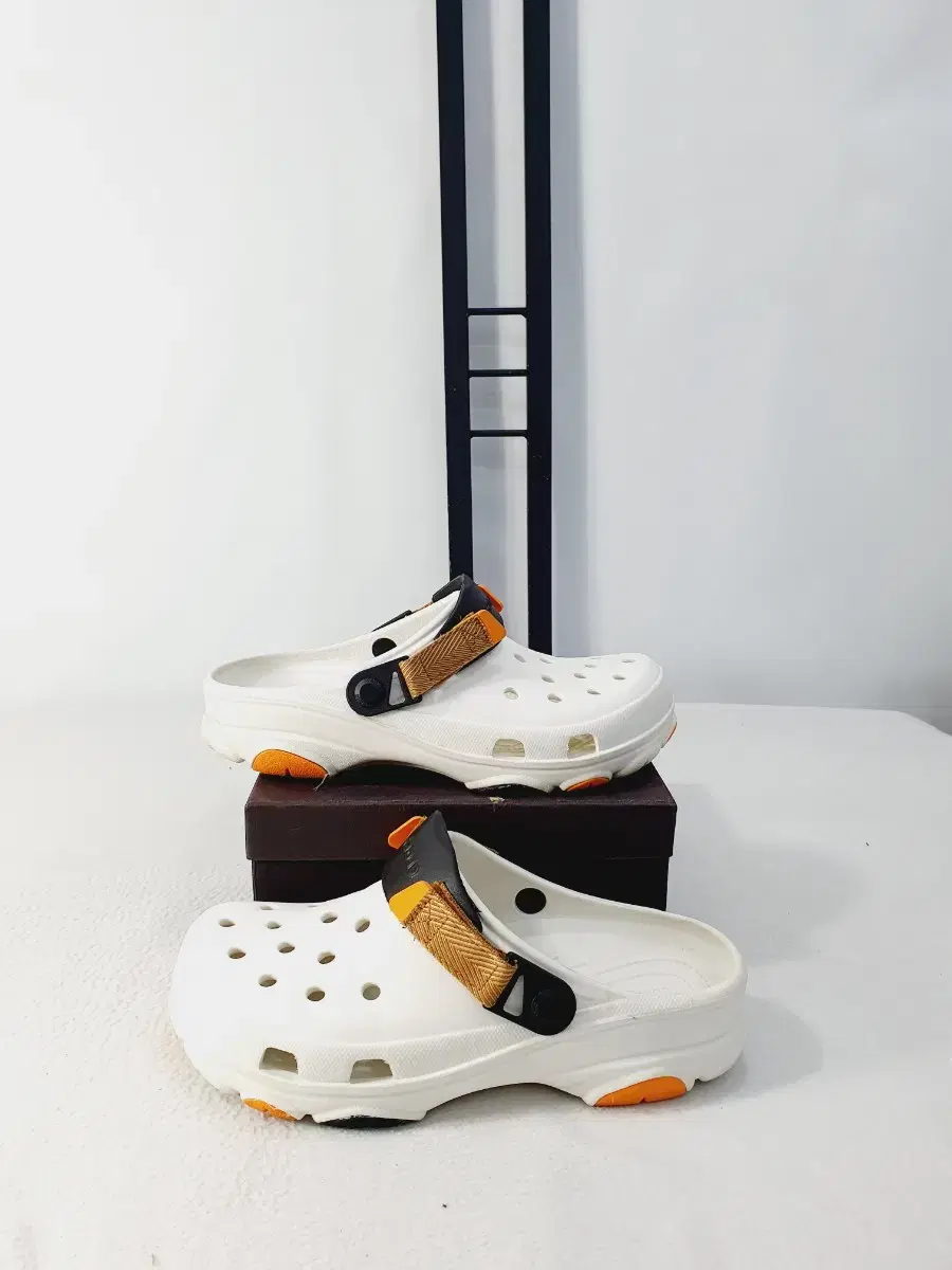 Crocs Sandals Classic All-Terrain Clog White 260