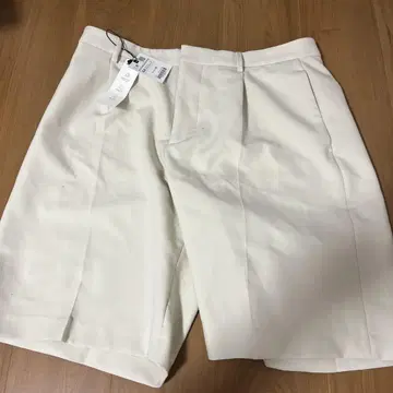 ZARA 플리츠 숏팬츠 44 아이보리