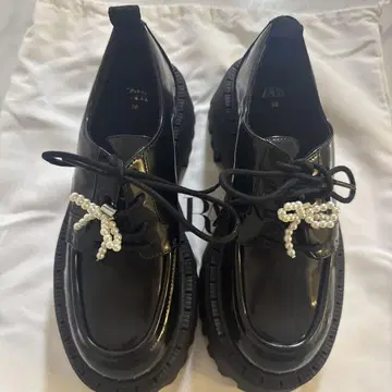 자라 블랙 로퍼