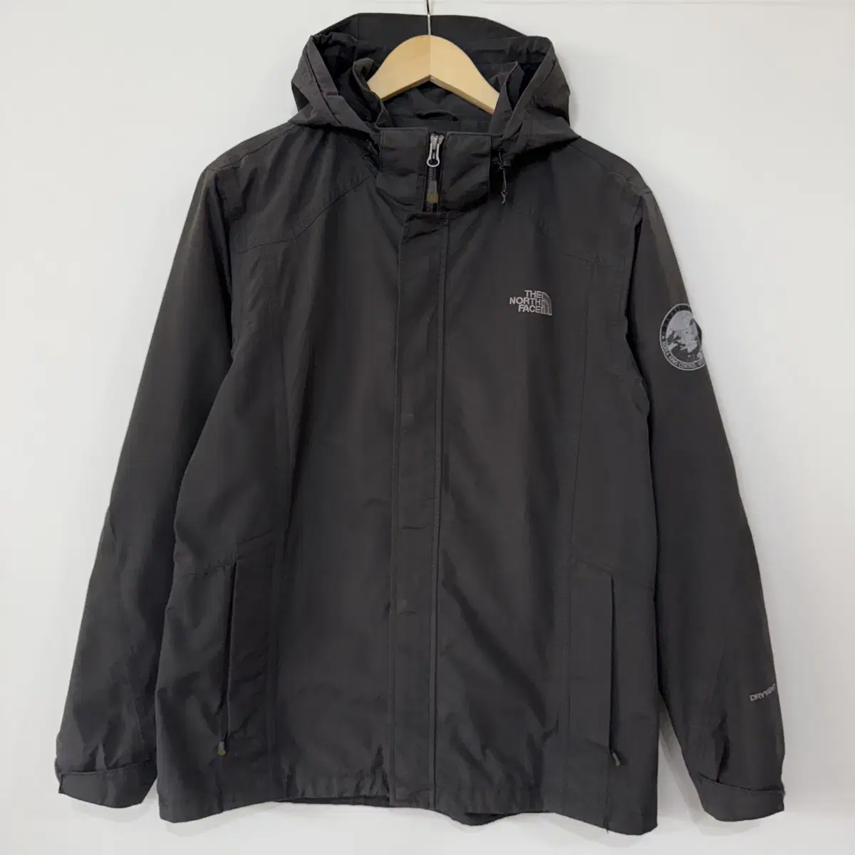 762 The North Face Mountain Jacket