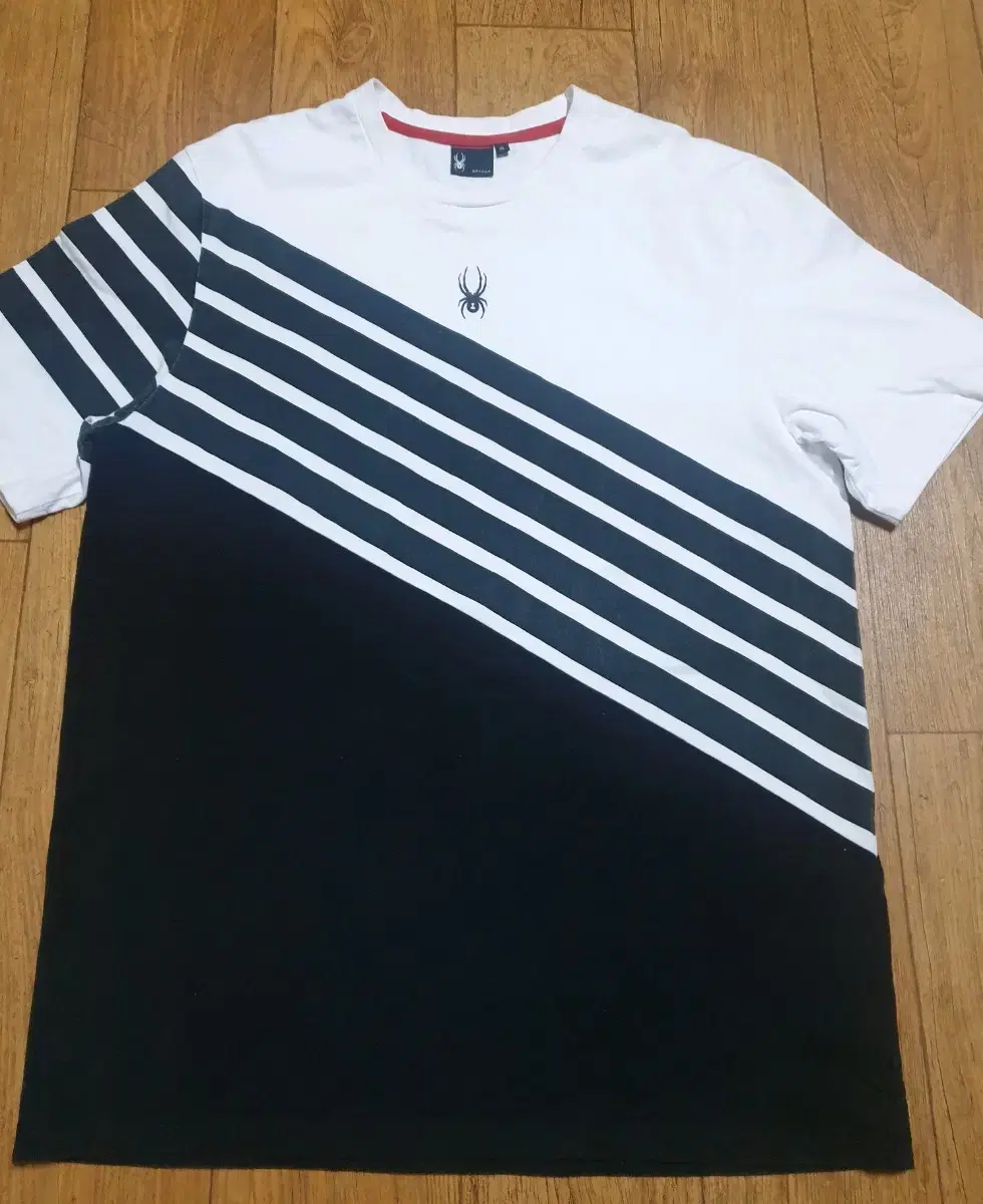 Spyder vahn short-sleeved shirt, size 105.