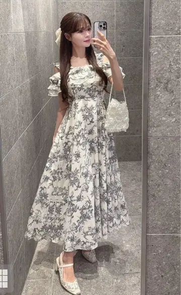 꽃무늬 프릴 오프숄더 플레어 원피스 grl