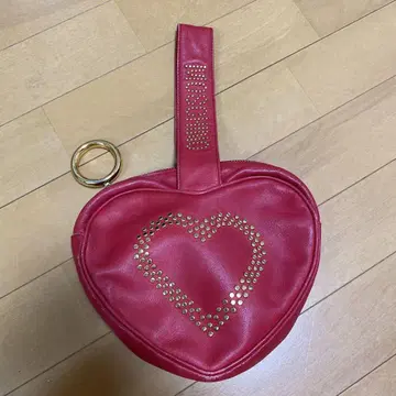 모스키노 하트 모양 백 스터드 장식 moschino