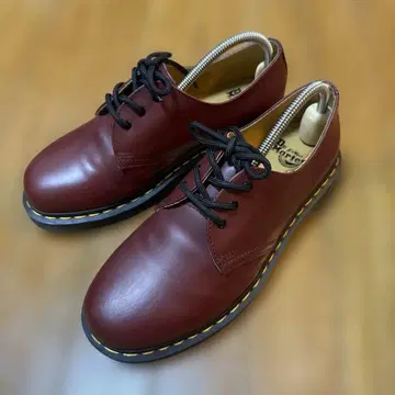 닥터마틴 버건디 가죽 레이스업 슈즈 Dr.Martens