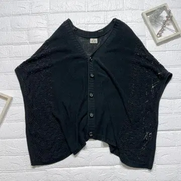 TITICACA 티티카카 판초 가디건 반팔 블랙 무늬 F