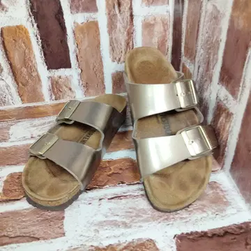 BIRKENSTOCK (24) 애리조나 골드 플랫 샌들