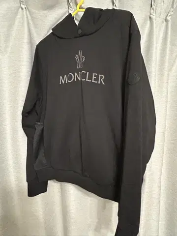 몽클레어 블랙 후드티