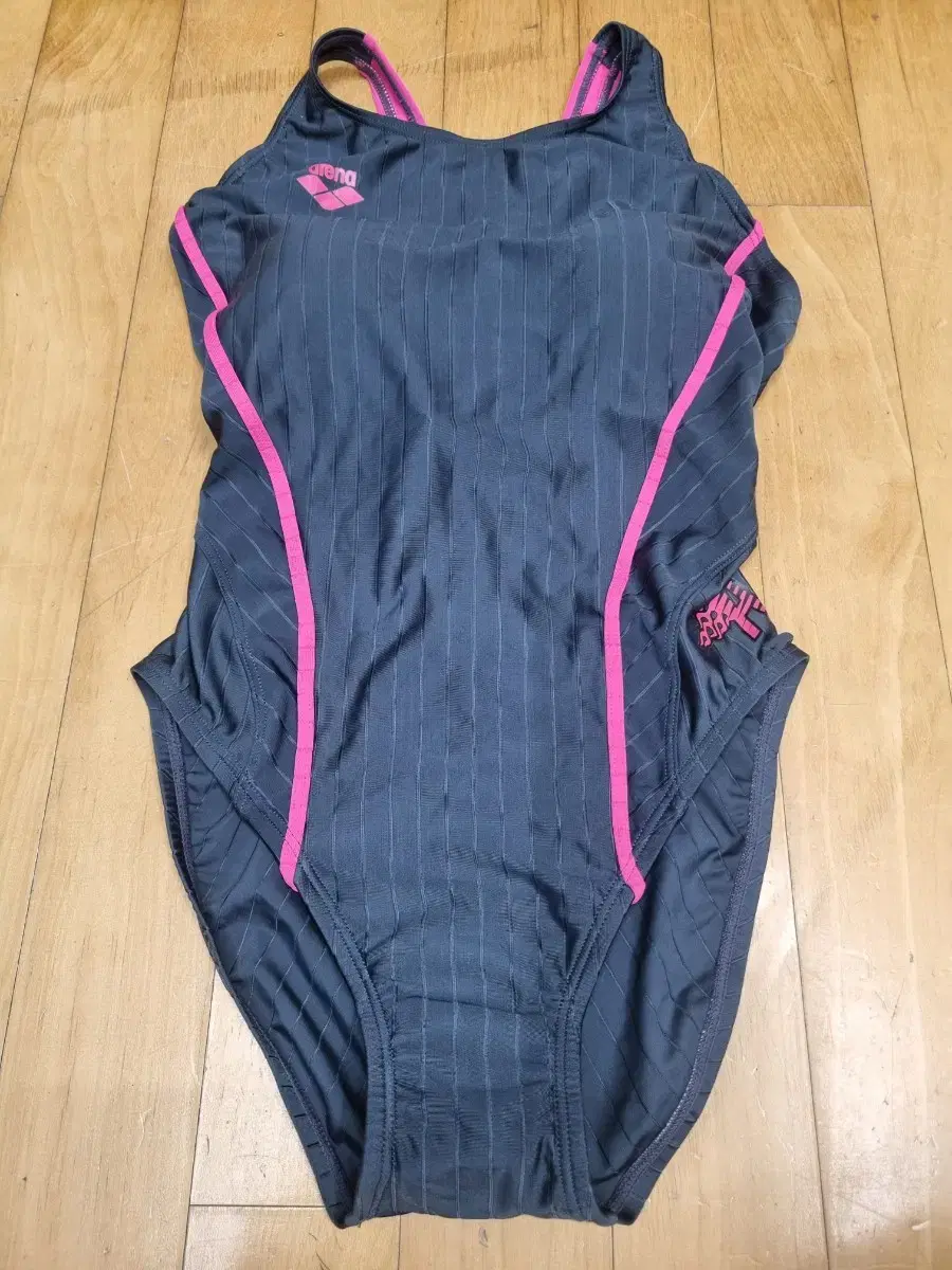 Arena Women's Onepiece Swimsuit