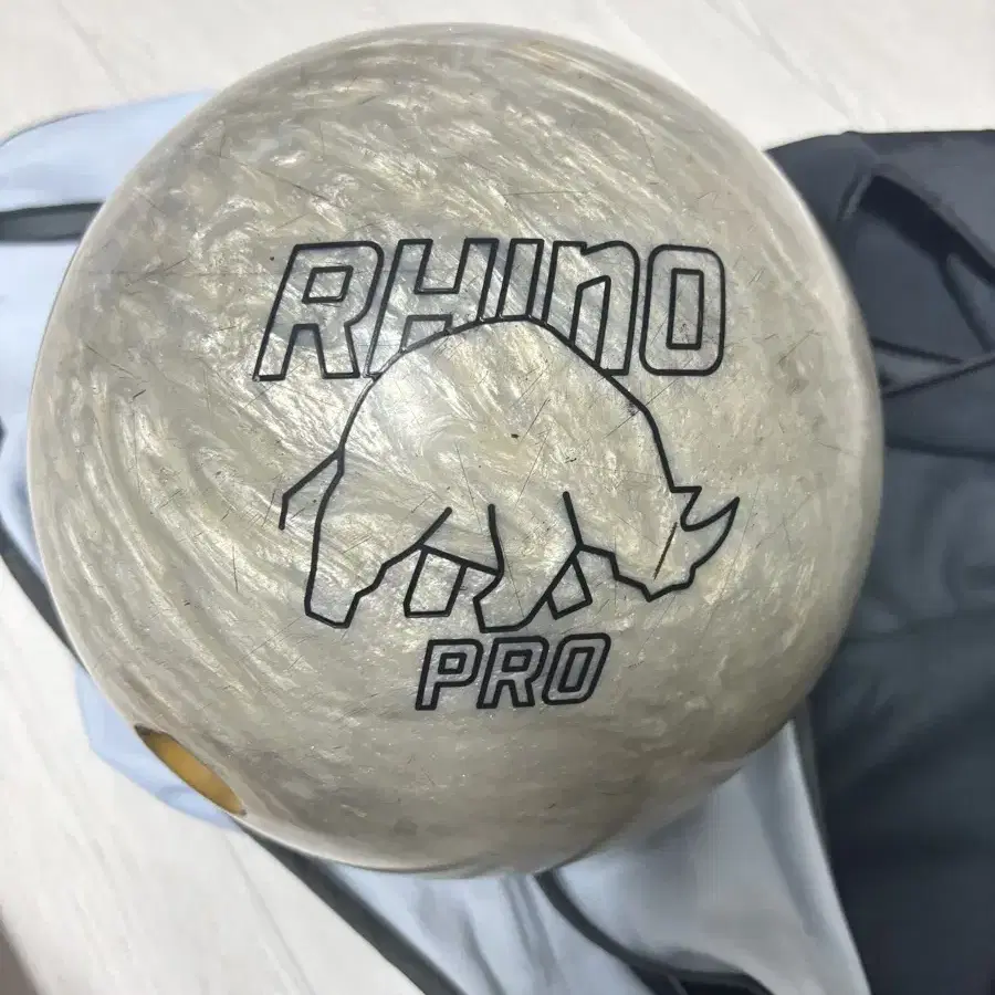Ivory Rhino Pro 15p ブランズウィック　ライノプロ　新品 Brunswick Ivory Rhino Pro Bowling Ball + FREE SHIPPING