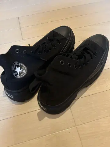 컨버스 블랙 하이컷 스니커즈