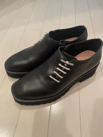 올 블랙 숏부츠
